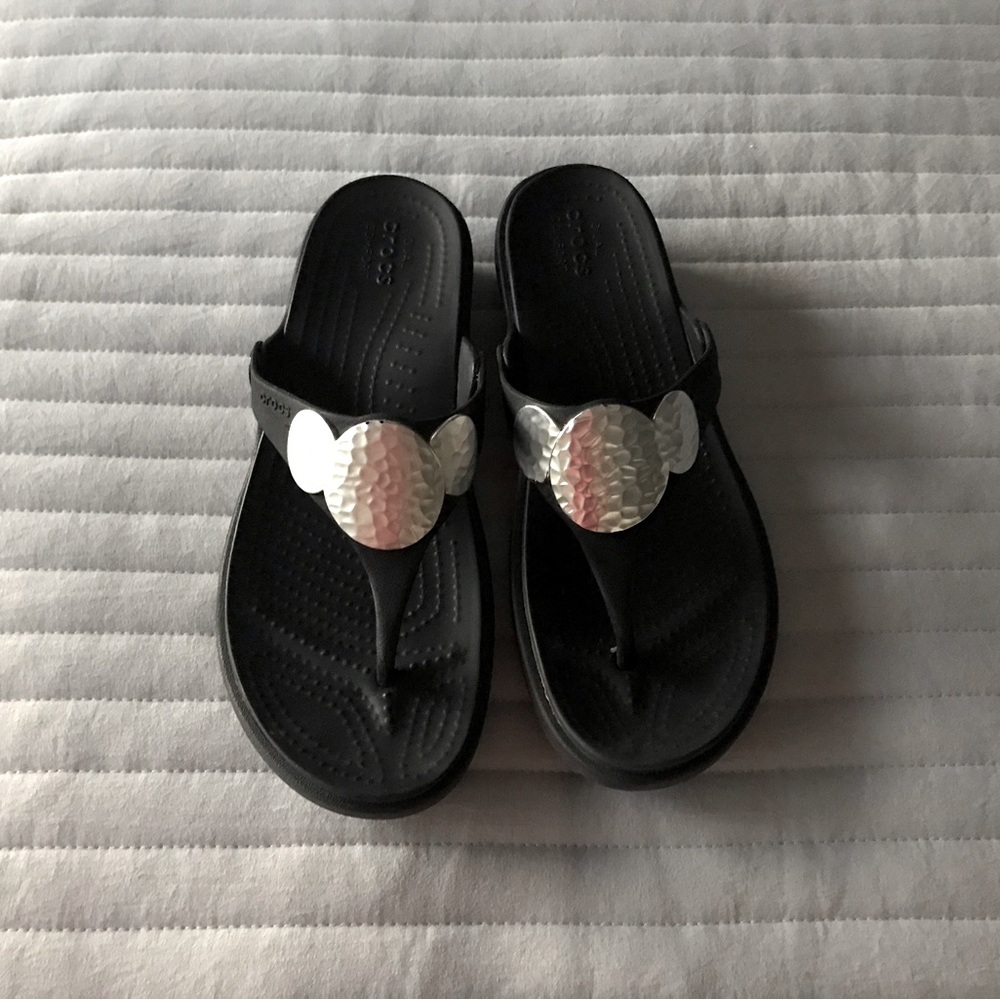 Crocs Sanrah black wedge sandals women’s size 7